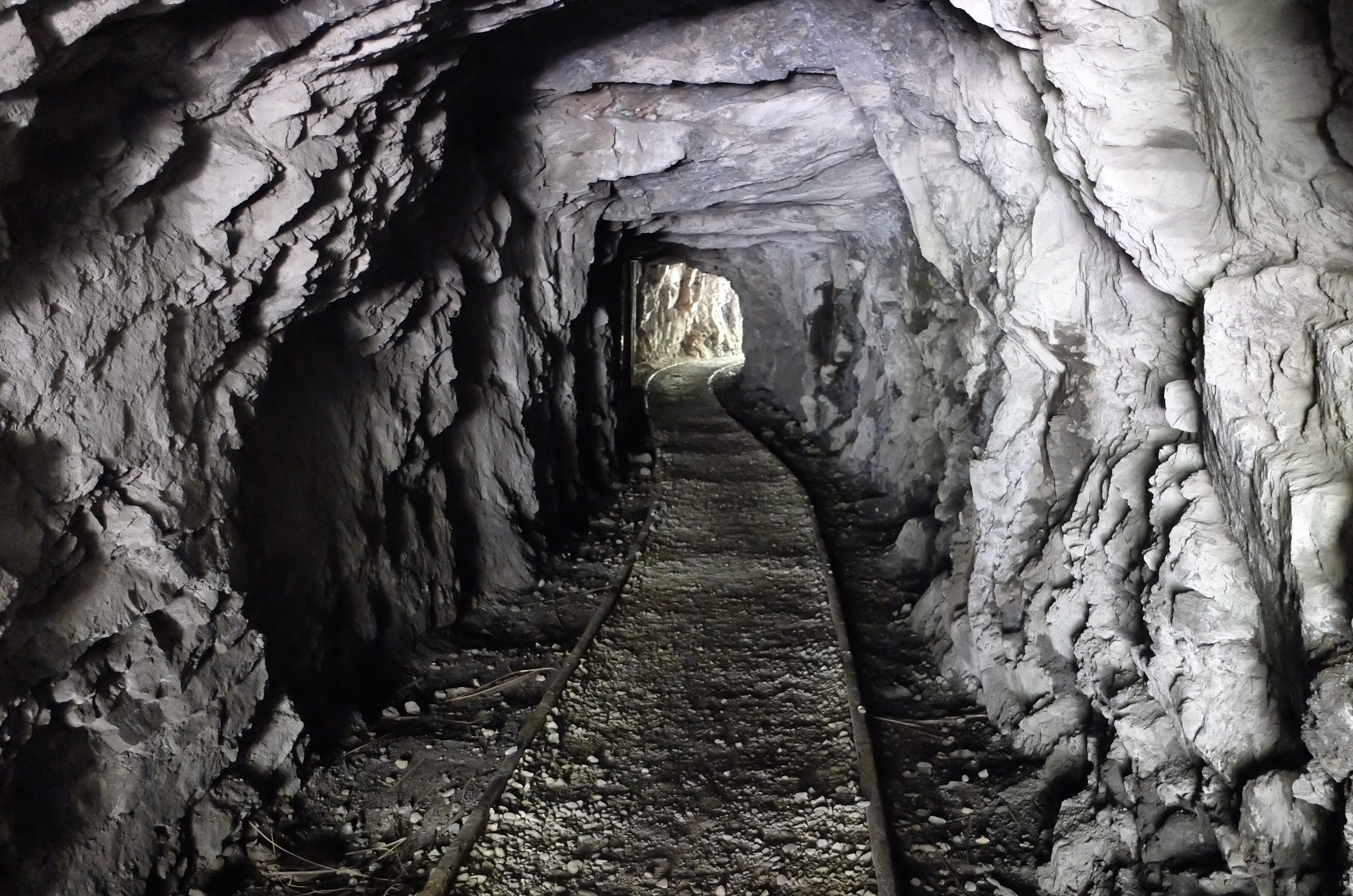 charming-creek-walkway