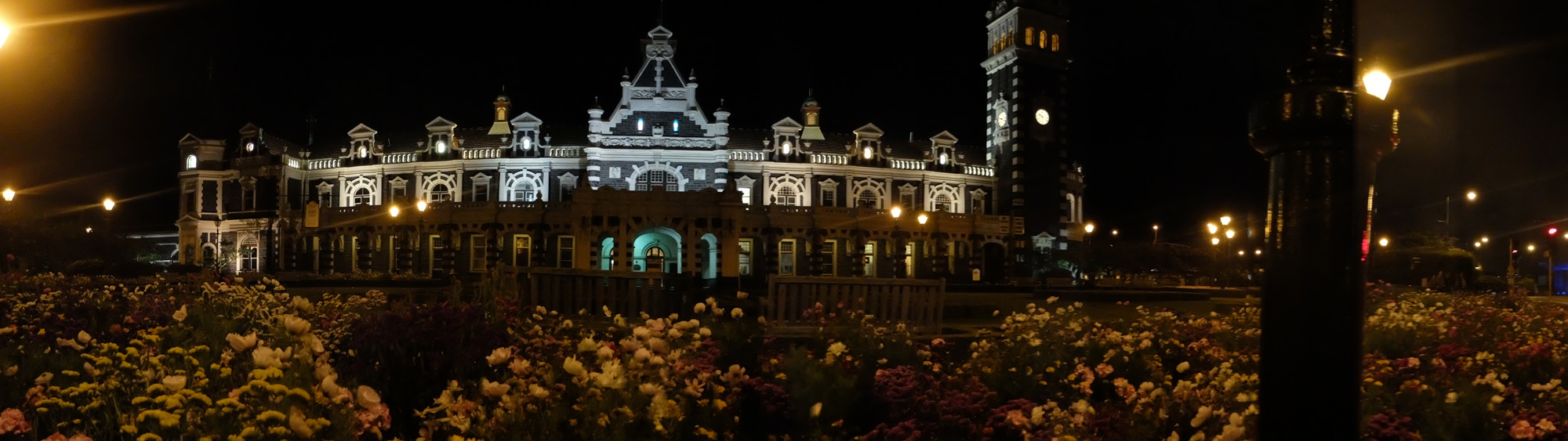 dunedin railway station nuit