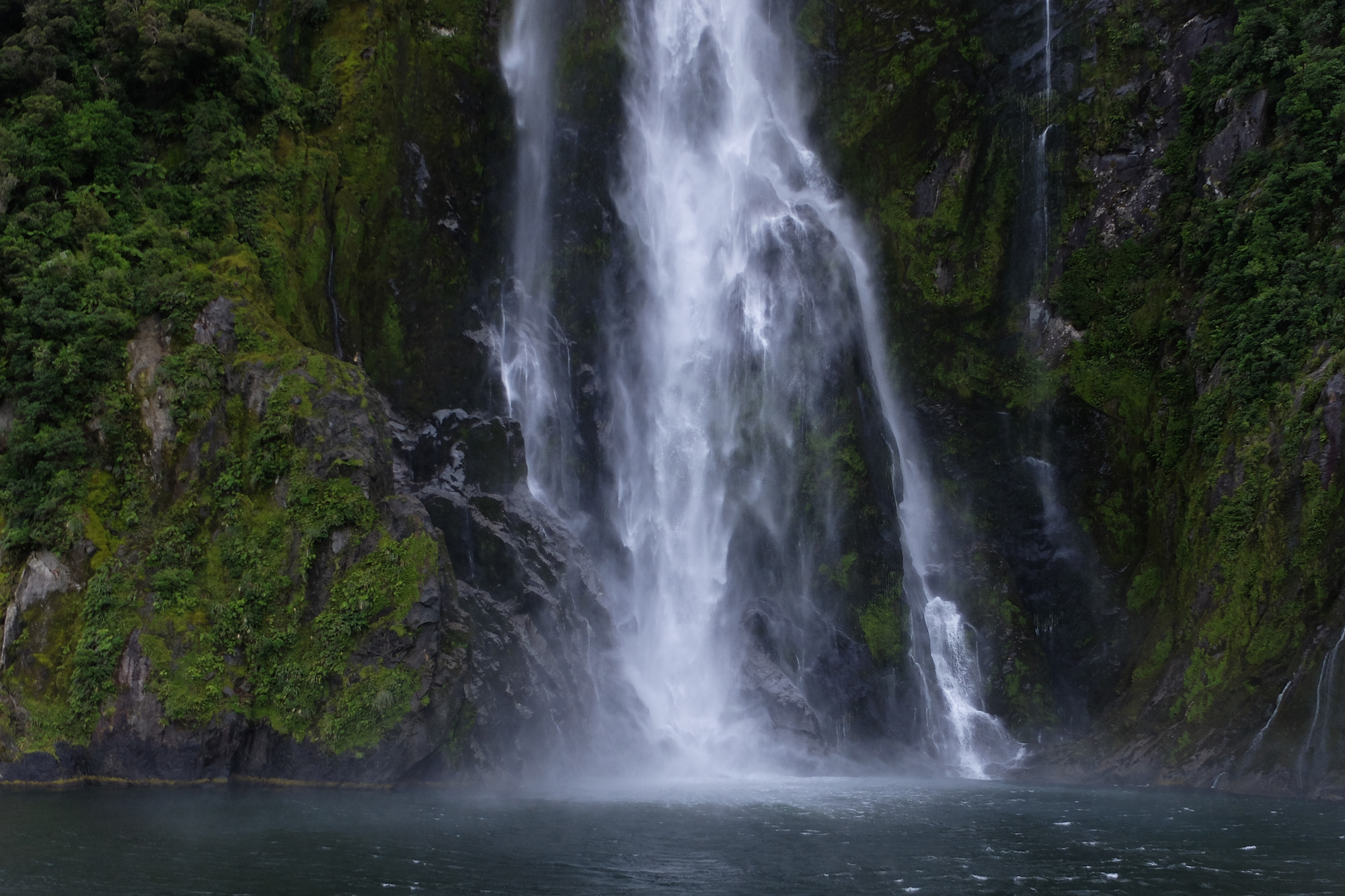 cascade milford sound