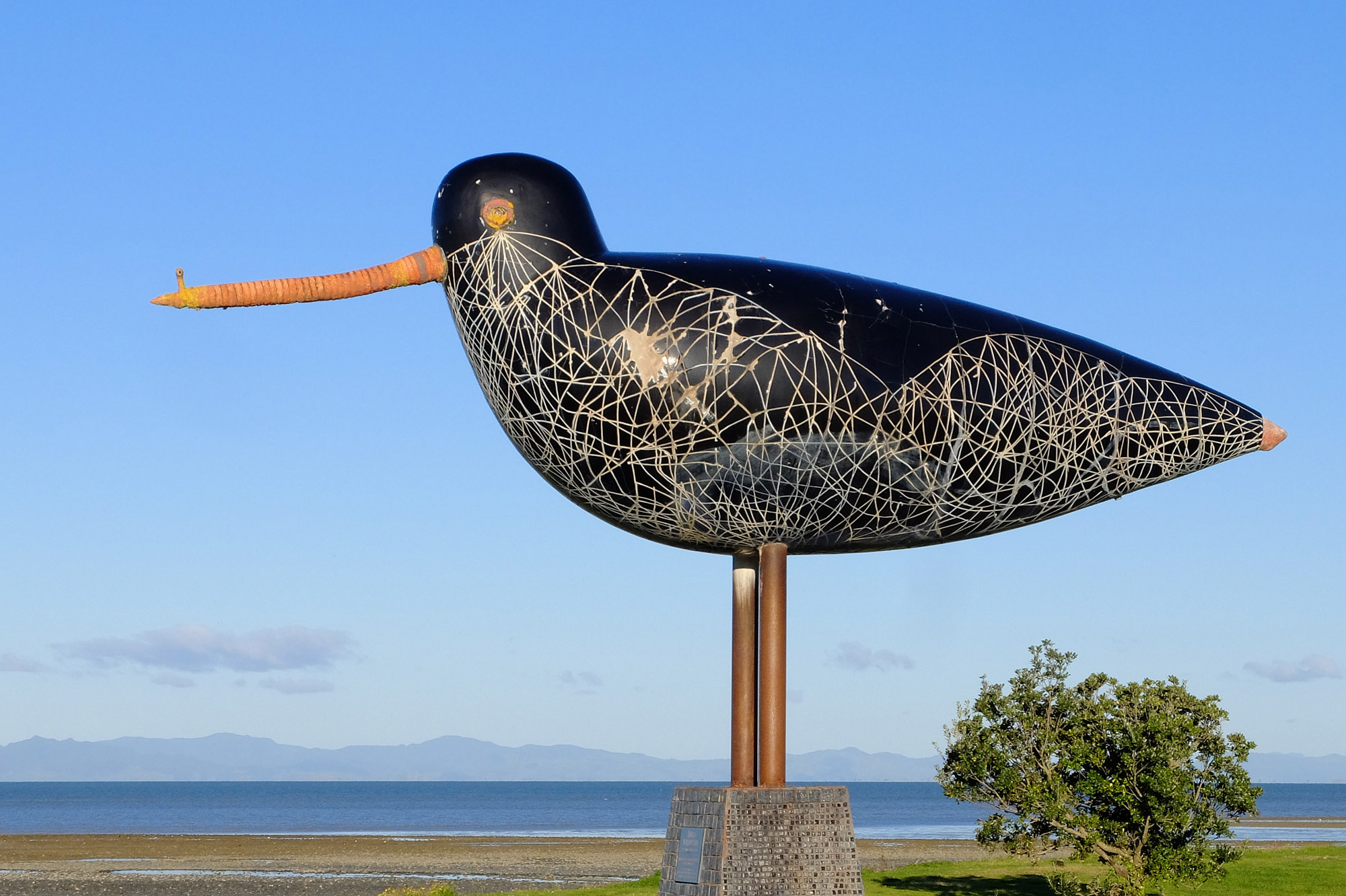 statue oystercatcher